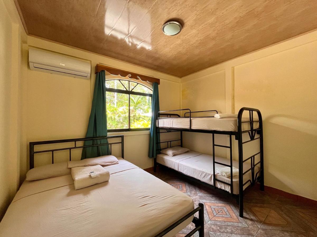 Family Hotel Puerto Viejo de Talamanca 外观 照片