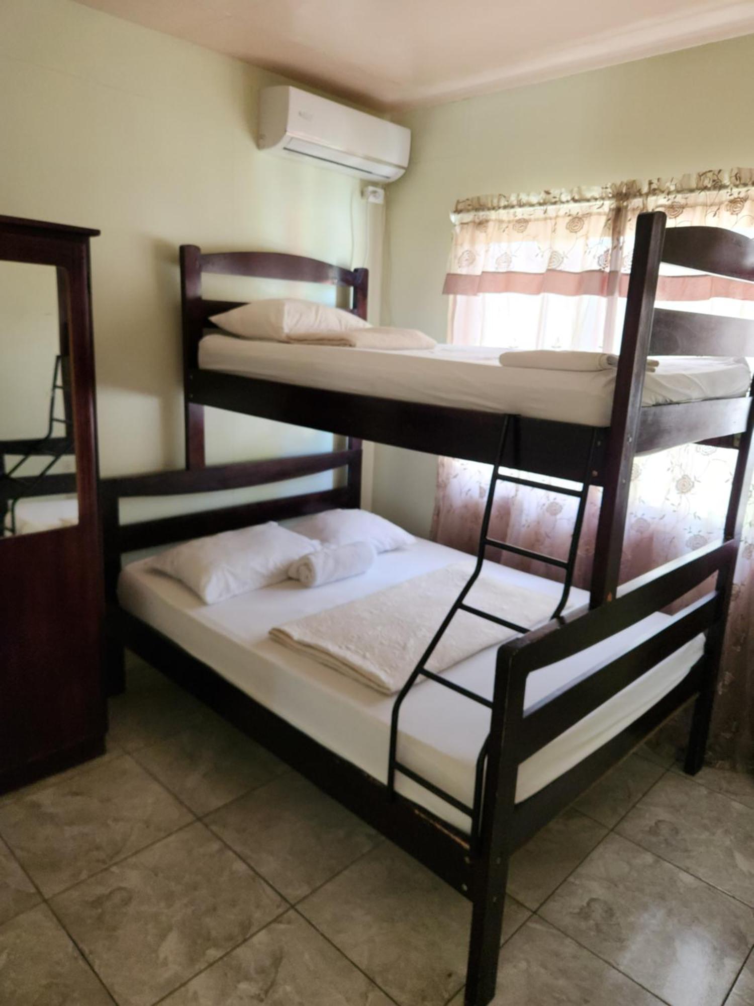 Family Hotel Puerto Viejo de Talamanca 外观 照片