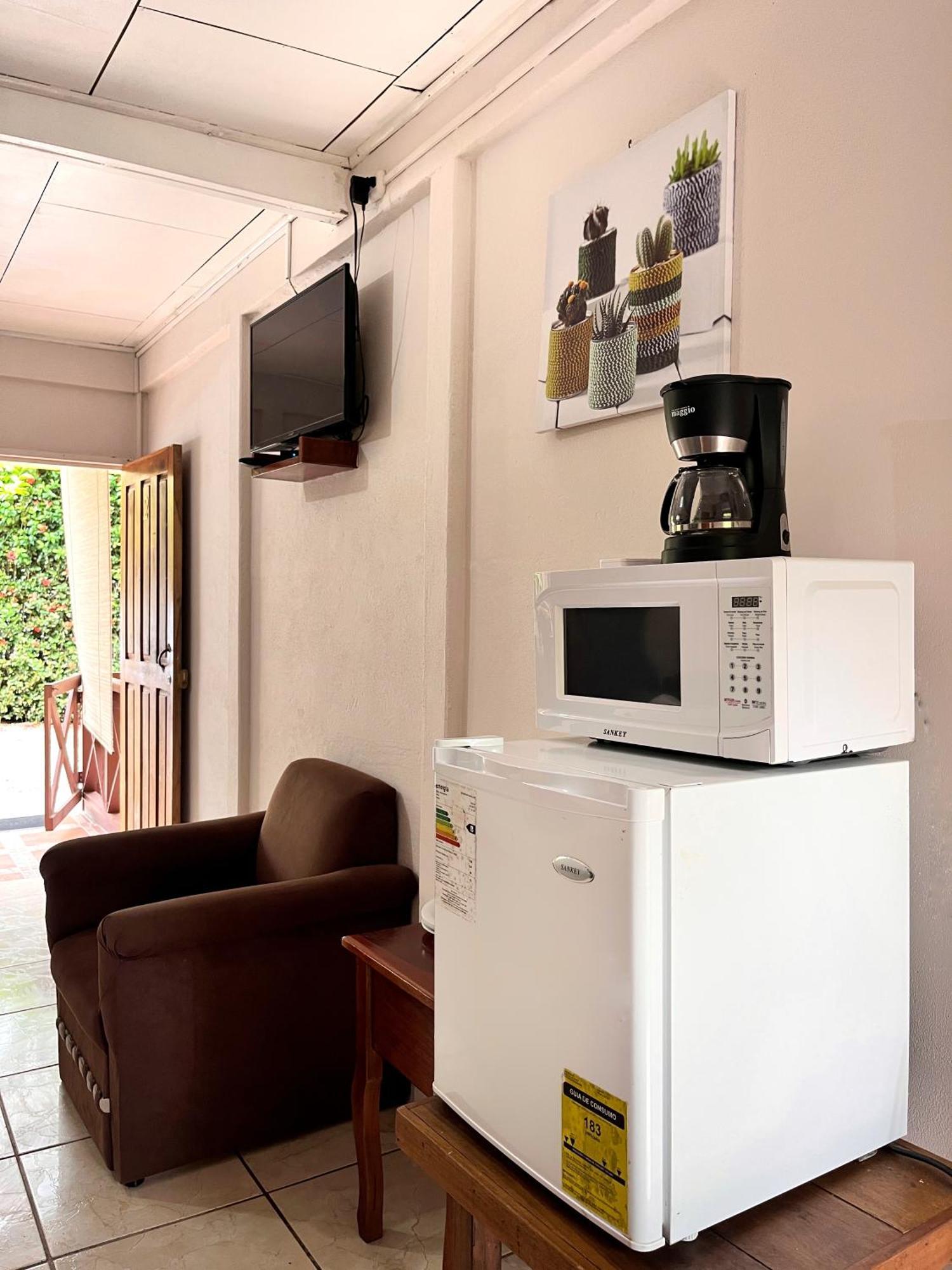 Family Hotel Puerto Viejo de Talamanca 外观 照片